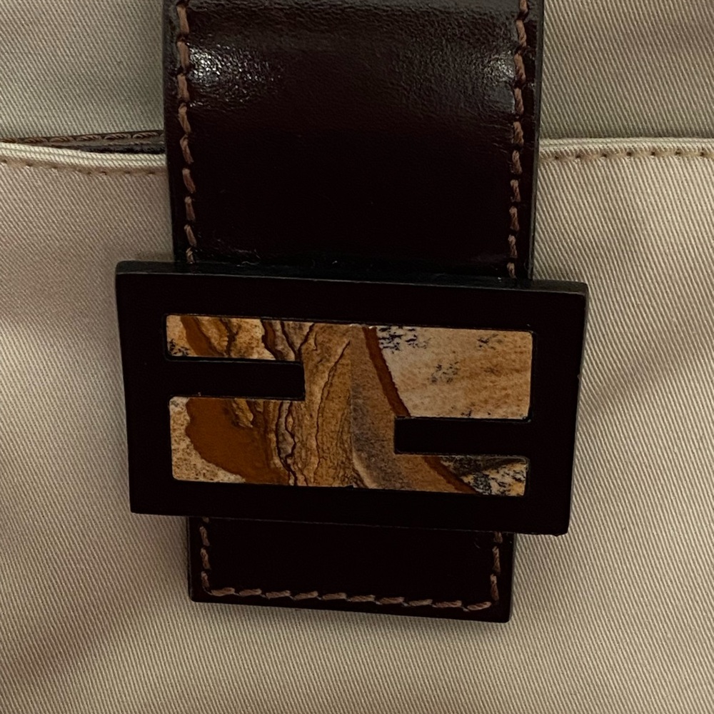 Authentic Fendi cream baguette shoulder bag - Picture 6 of 6